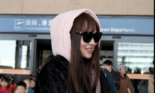 SNH48成员与女伴起争执 全身被点燃