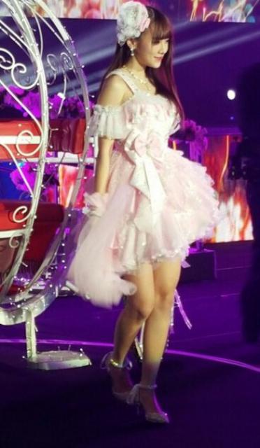 SNH48成员与女伴起争执 全身被点燃