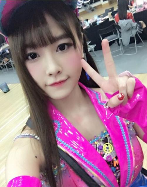 SNH48成员与女伴起争执 全身被点燃