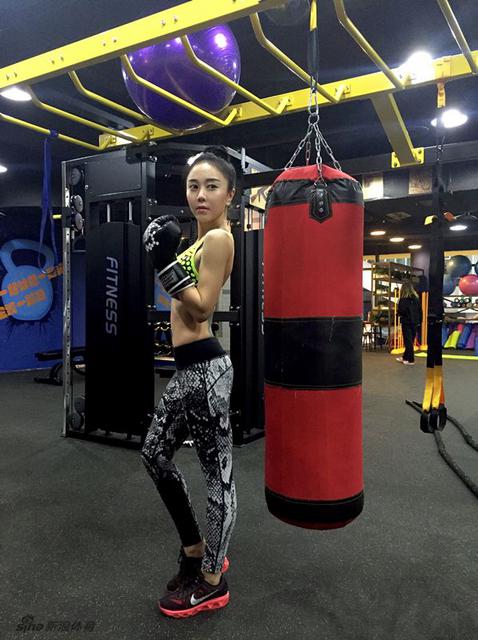 非诚勿扰女嘉宾爱健身 身材火辣走红网络(图)