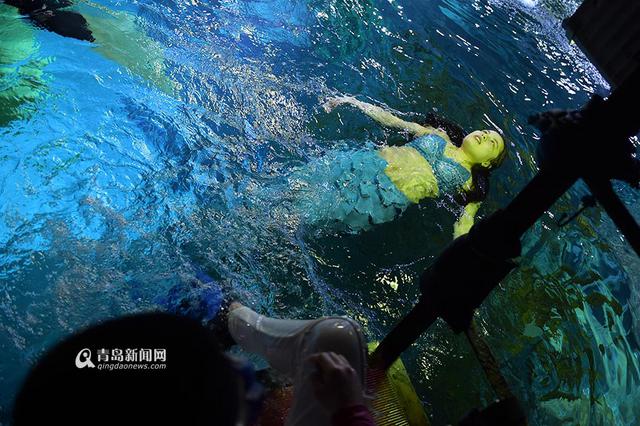 【新青年】90后美人鱼 玻璃缸里的青春童话