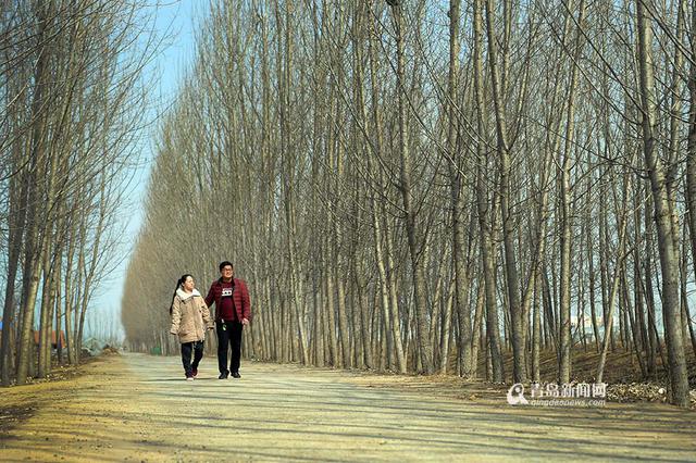 【新青年】用脚写诗的青岛女孩 十年出书四本