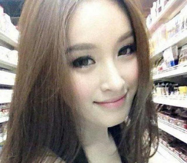 泰国最美变性人私照曝光 身材凹凸有致