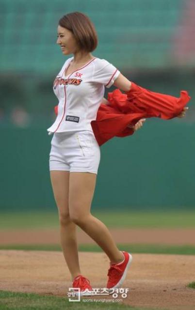     韩国女主播被豪赏40万乐哭 被质疑骗钱炒作