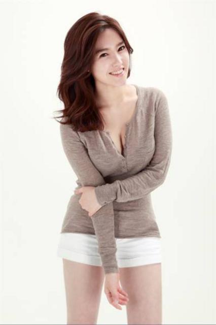     韩国女主播被豪赏40万乐哭 被质疑骗钱炒作