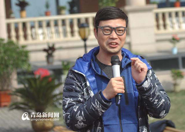 高清：贾乃亮马丽青岛斗笑 黄岛拍《东北往事》