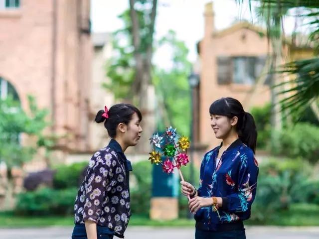 浙大有对高颜值双胞胎姐妹 双双被英国名校录取 浙大有对高颜值双胞胎姐妹 双双被英国名校录取