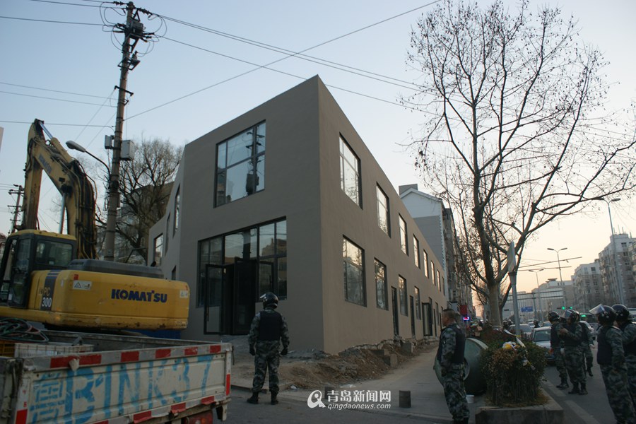 重庆南路超大违建被拆除 盖楼曾花200多万(图)