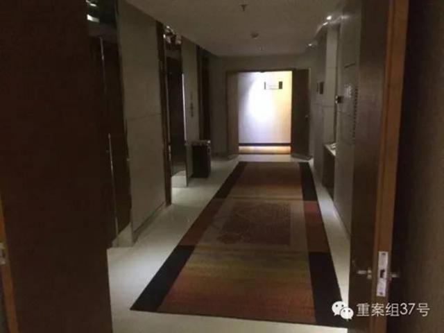 事发电梯口。 新京报记者 林斐然 摄