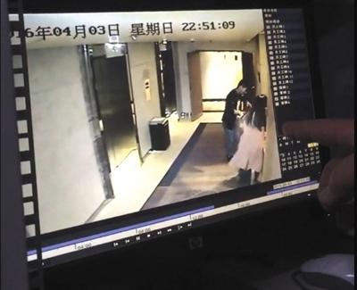 网曝女子酒店遭陌生男子跟踪拖拽 警方已证实