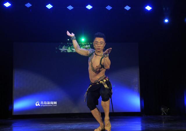 高清:顶尖肚皮舞者岛城献艺 男舞者性感妖娆 高清:顶尖肚皮舞者岛城献艺 男舞者性感妖娆