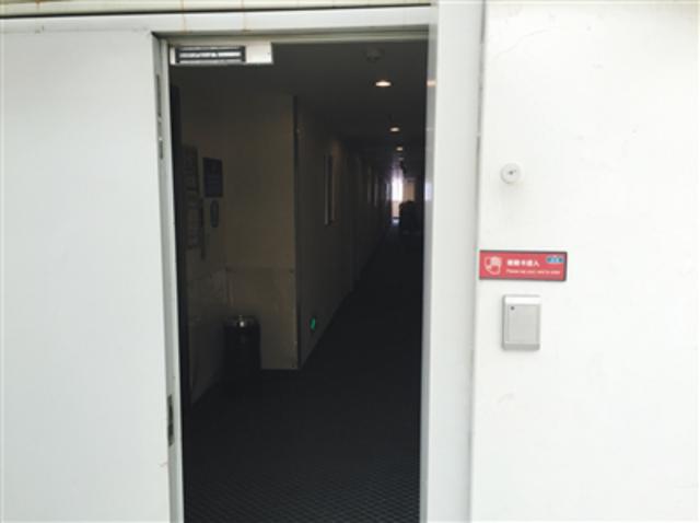 赵公口桥附近的一家汉庭酒店，虽设有门禁系统，但并未启用。