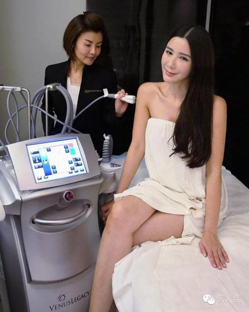 42岁“魔女”疯狂炫富成网红 每月花6万多保养
