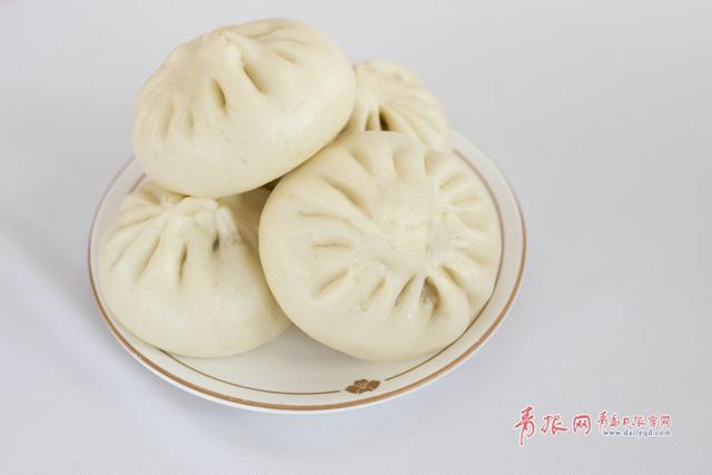 组图：青岛航空头等舱航空餐曝光 浓浓青岛味