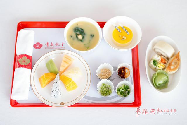 组图：青岛航空头等舱航空餐曝光 浓浓青岛味