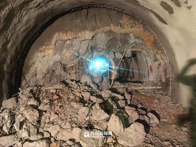 地铁2号线麦岛站至李村公园站双线贯通