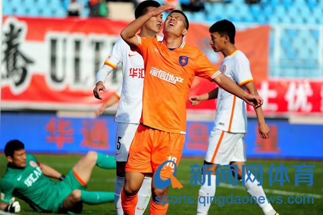 门将刘军神勇扑出点球 中能止住连败势头