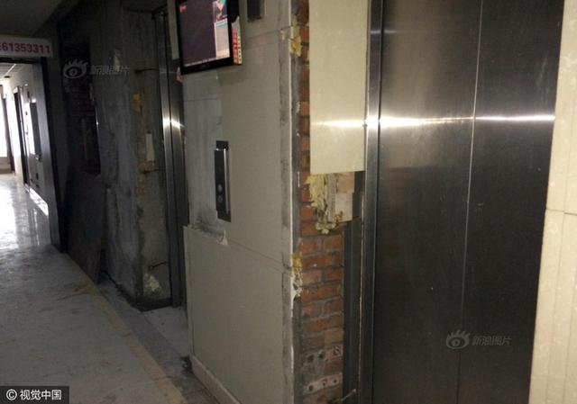 小区突发爆炸 女租户被炸下5楼上身赤裸(图)