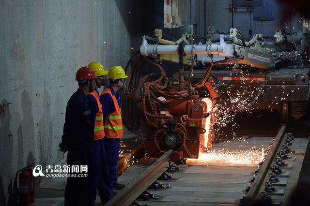 青岛地铁3号线全线轨通 实拍焊轨过程 青岛地铁3号线全线轨通 实拍焊轨过程
