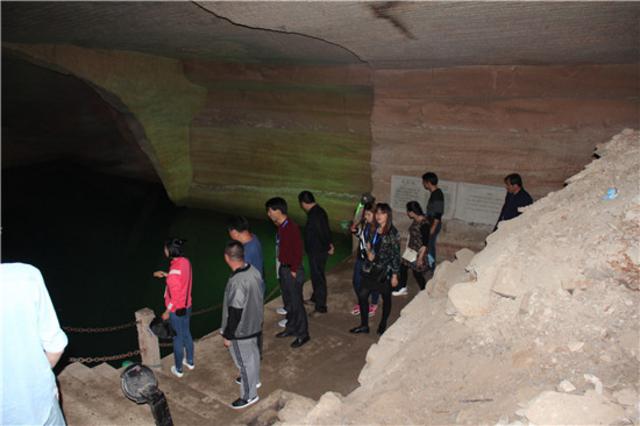 记者探秘北纬30度神秘线上的第九大奇观——花山谜窟