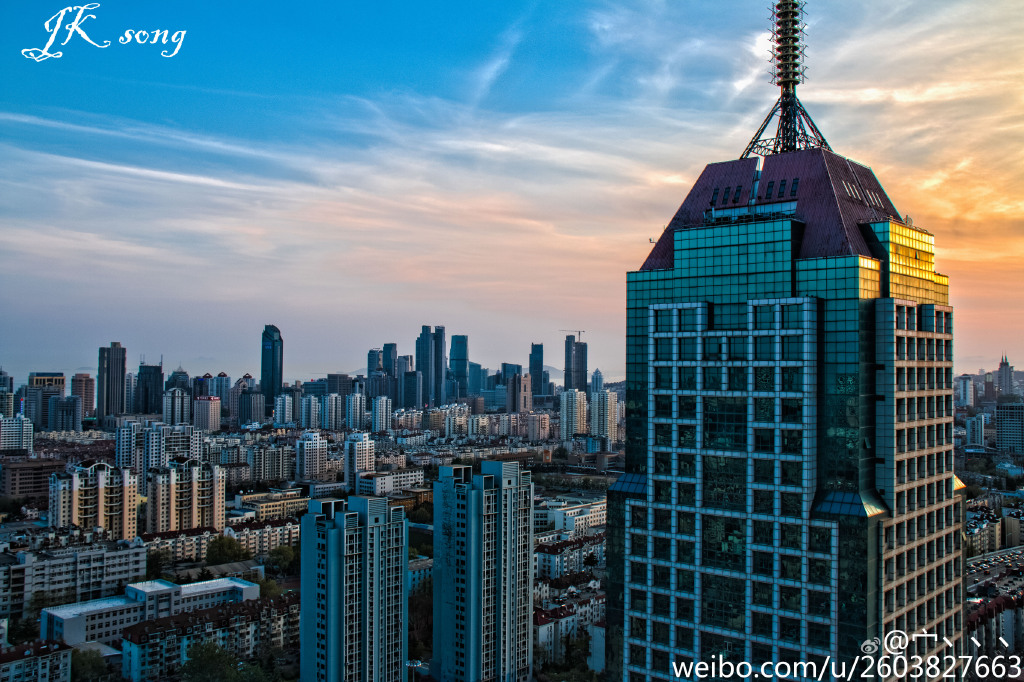 高清：俯视青岛绝美夜景 满眼尽是黄金霓裳