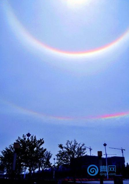 高清:青岛天空惊现绝美日晕奇观 刷爆朋友圈