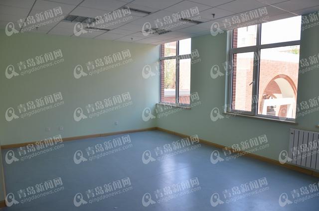 青岛九中:地板都是法国货