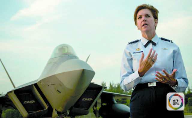 美军战区司令部首迎女帅 奥巴马为何选择她？