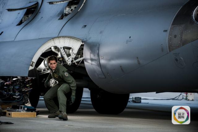 美军战区司令部首迎女帅 奥巴马为何选择她？