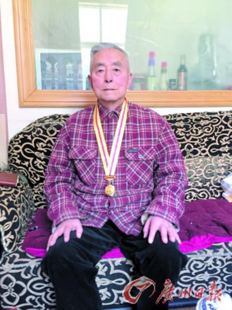 杨维骏。