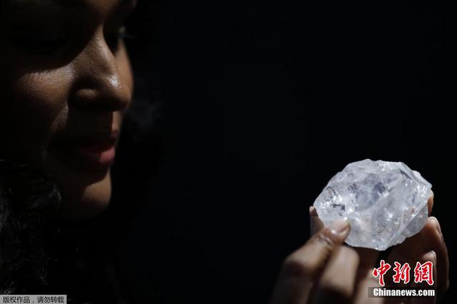 美国拍卖超大钻石 价格将超4.5亿人民币