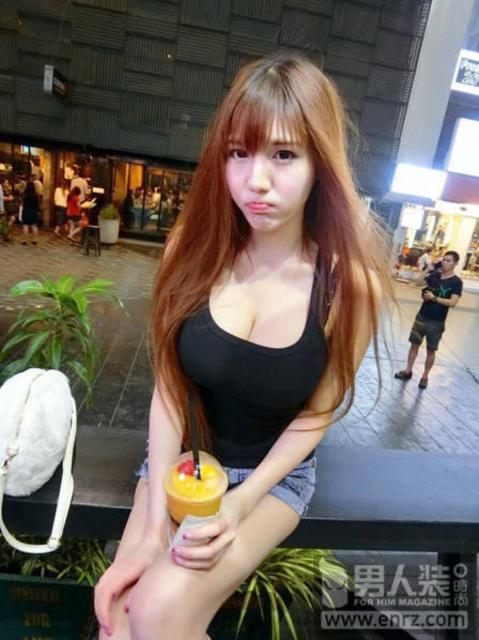 泰国网红棒糖妹成话题美女 身材比例不科学