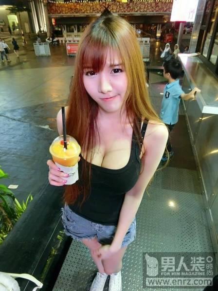泰国网红棒糖妹成话题美女 身材比例不科学