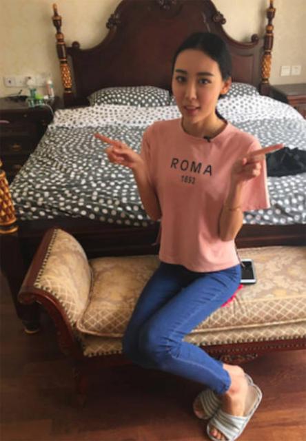 .网络女主播最高月入50万 住豪宅玩老虎 .网络女主播最高月入50万 住豪宅玩老虎