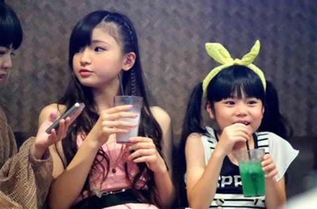 日本小学生女团走红 平均12岁身材美被疑早熟