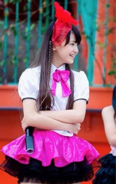 日本小学生女团走红 平均12岁身材美被疑早熟