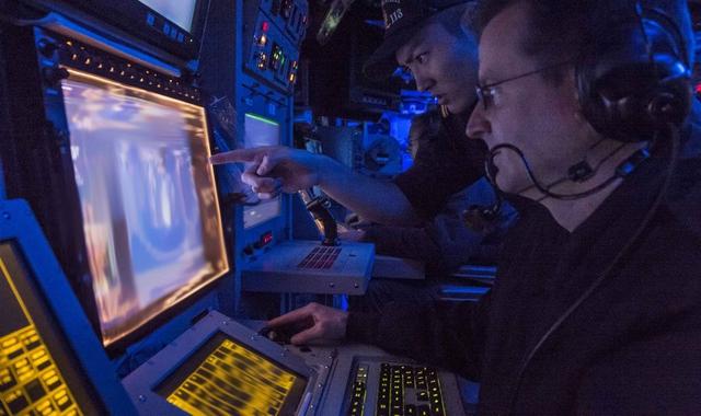 中方罕见公布052D作战指挥中心 性能超美巡洋舰 中方罕见公布052D作战指挥中心 性能超美巡洋舰