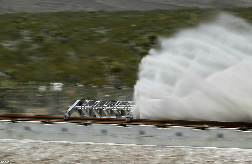 美国超级高铁首测成功 速度比飞机还要快(图)