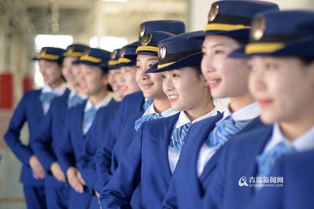 地铁司机姐妹花:我们是靠谱女司机