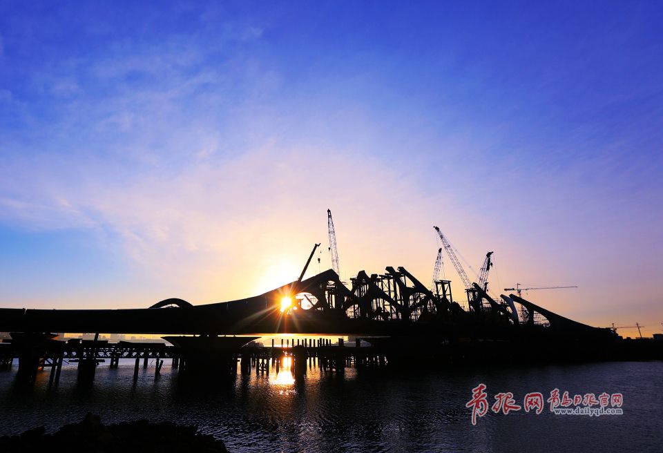灵山湾珊瑚贝桥上部结构正式合龙 预计年内通车