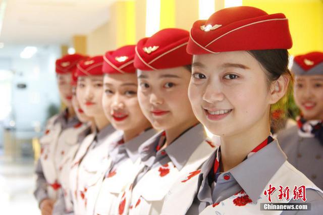 世界航线大会志愿者选拔 准空姐空少拼颜值