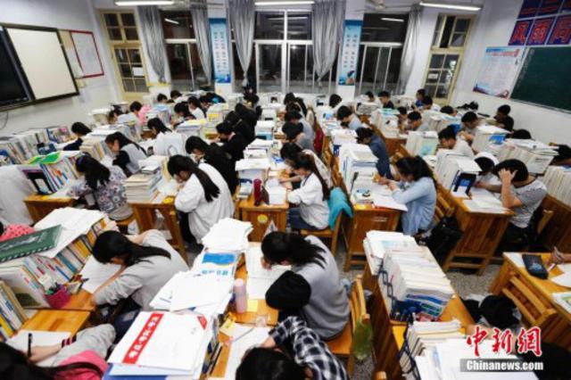 史上最严高考将临 多地部署严防大学生替考