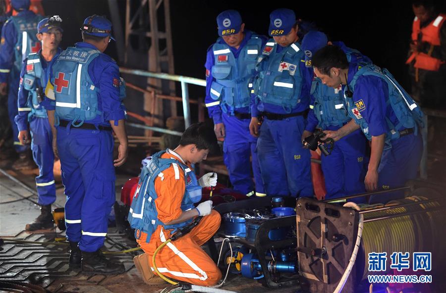 四川广元翻船事故现场：水下机器人找到船体