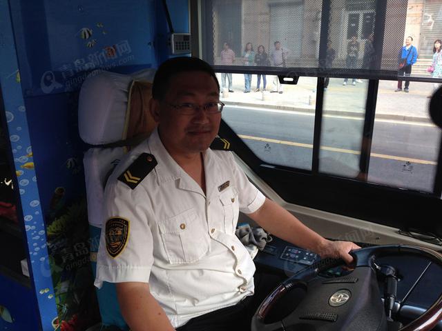 史上最严高考开考 青岛3.8万学子赴考场 史上最严高考开考 青岛3.8万学子赴考场