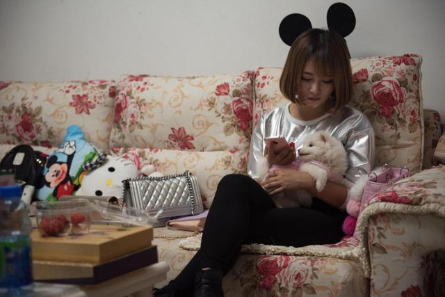 网络女主播背后：为聚人气不敢谈恋爱