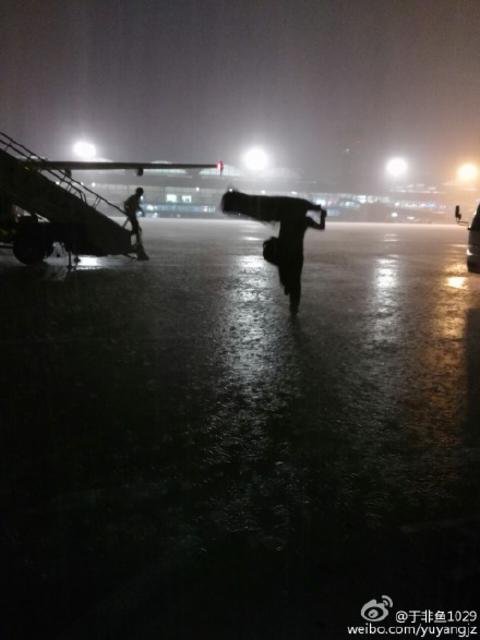 青岛开启大雨模式 