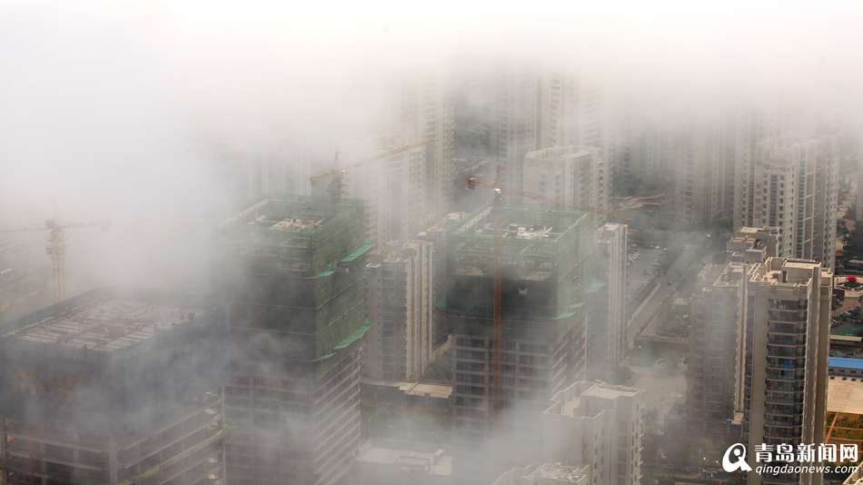 高清:唐岛湾现平流雾景观 