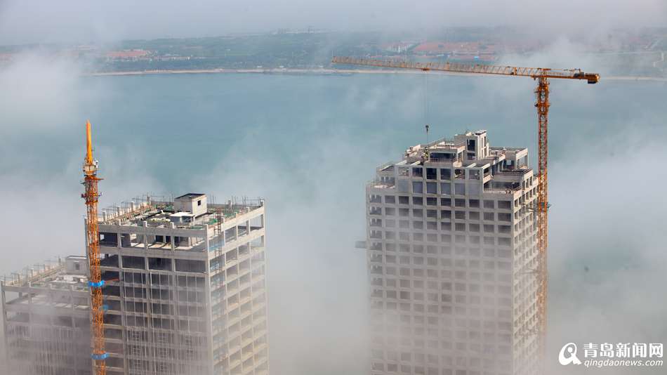 高清:唐岛湾现平流雾景观 