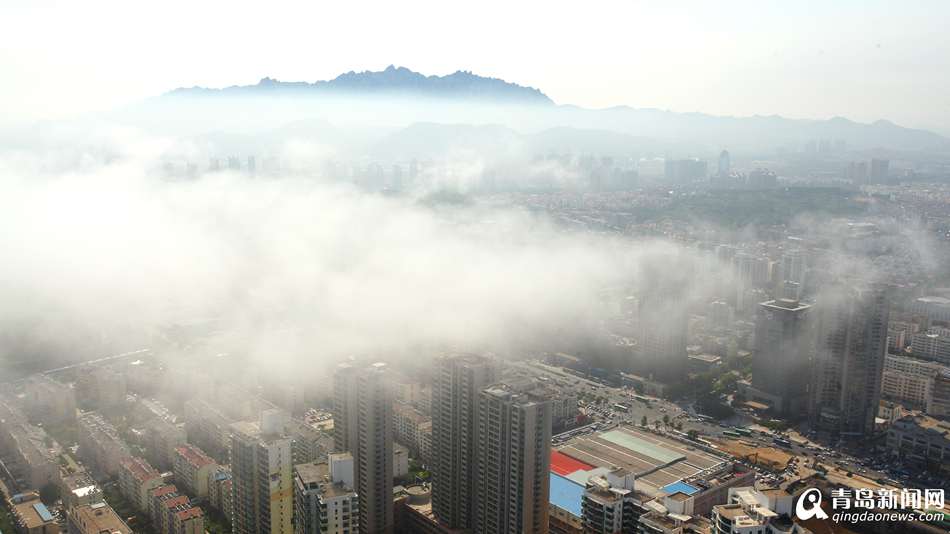 高清:唐岛湾现平流雾景观 