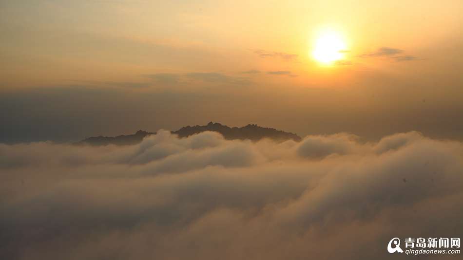 高清:唐岛湾现平流雾景观 